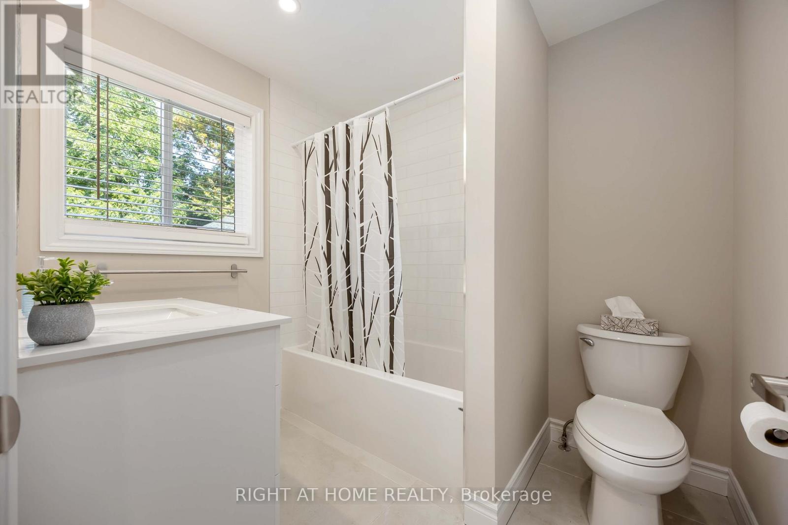 12 Rosalie Avenue N, Toronto, Ontario  M3L 1C5 - Photo 13 - W12408349