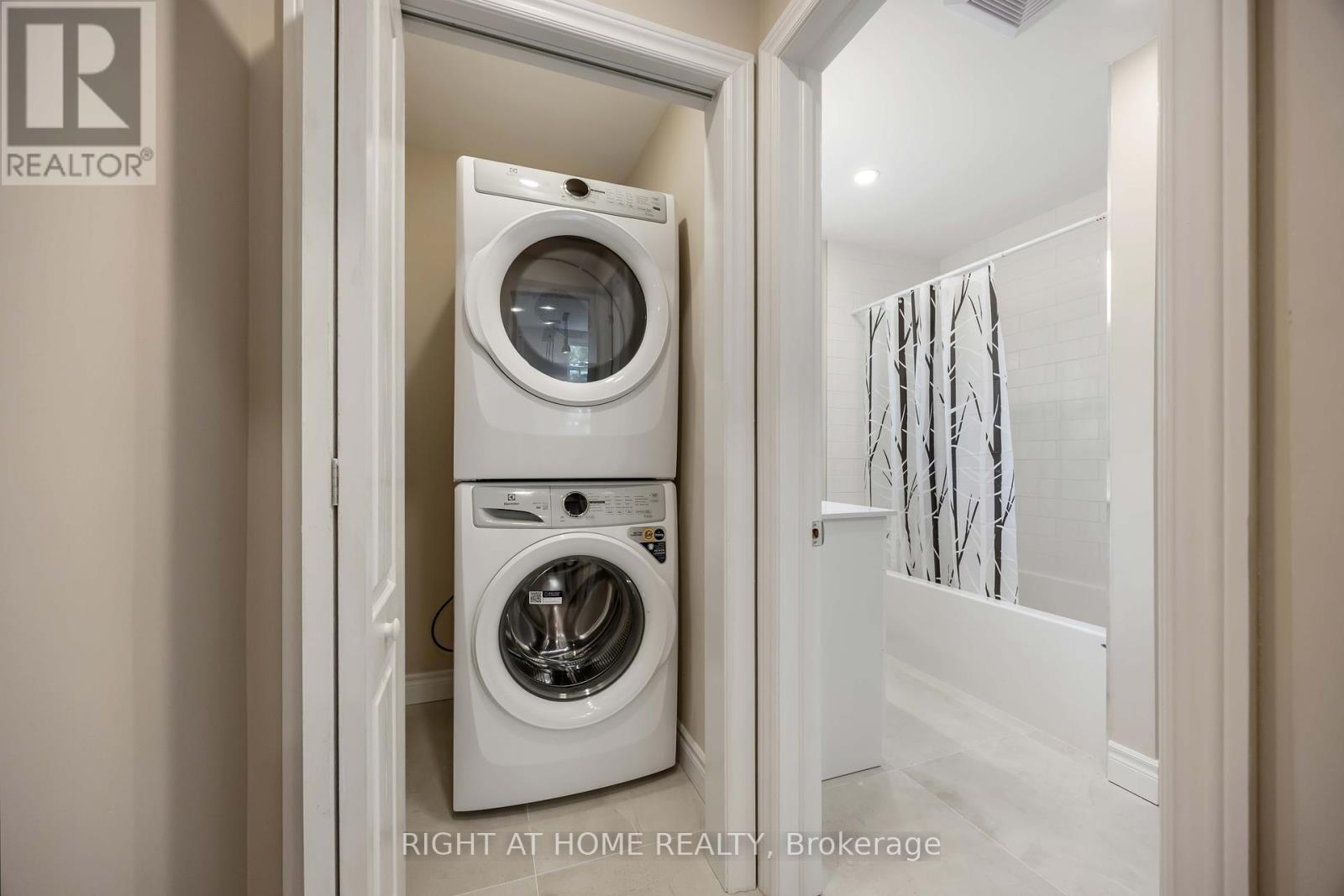 12 Rosalie Avenue N, Toronto, Ontario  M3L 1C5 - Photo 15 - W12408349