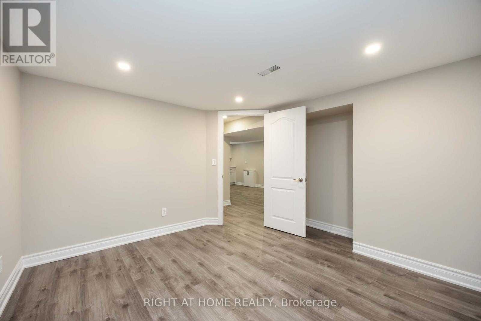 12 Rosalie Avenue N, Toronto, Ontario  M3L 1C5 - Photo 28 - W12408349