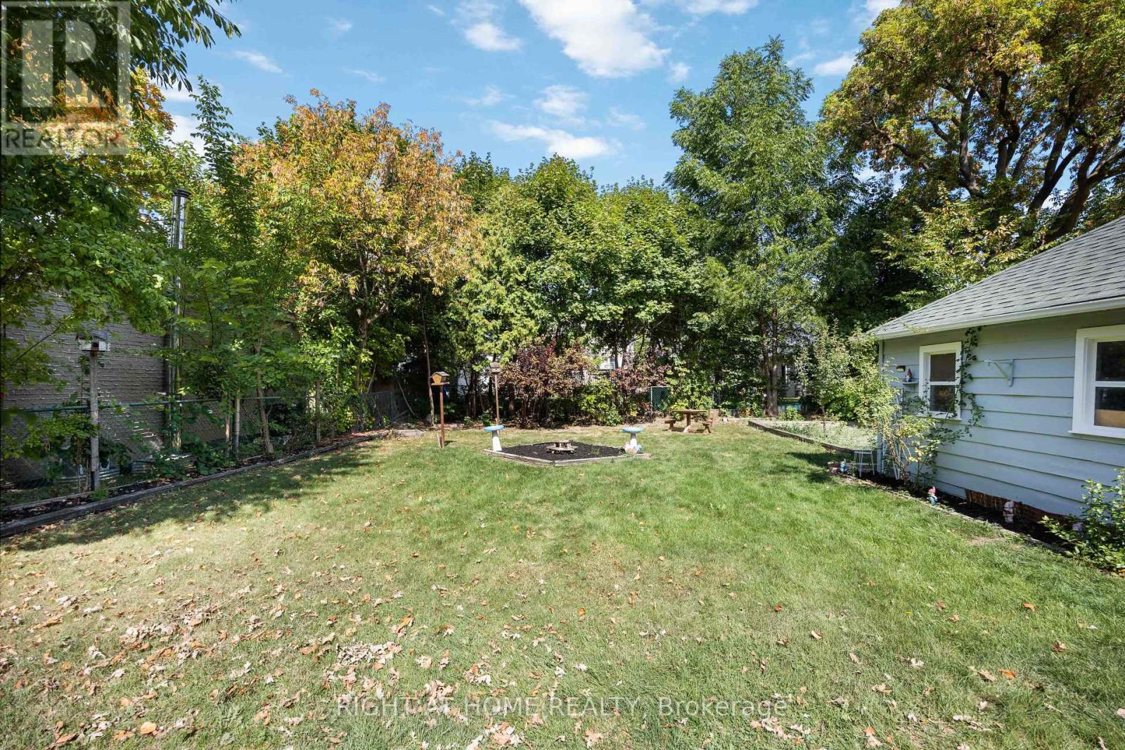 12 Rosalie Avenue N, Toronto, Ontario  M3L 1C5 - Photo 32 - W12408349