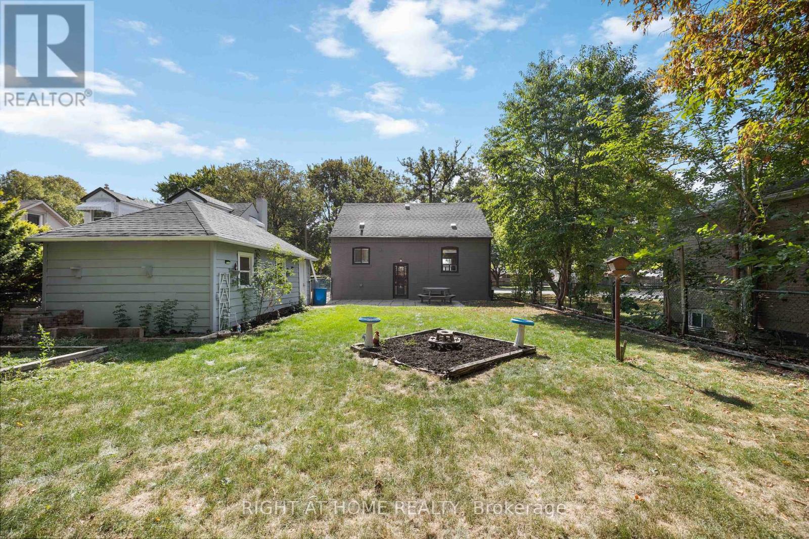 12 Rosalie Avenue N, Toronto, Ontario  M3L 1C5 - Photo 33 - W12408349