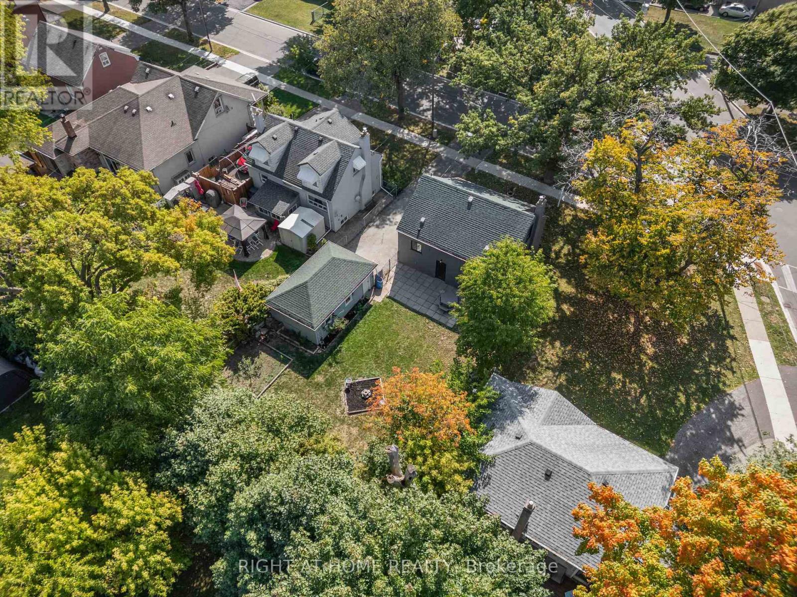 12 Rosalie Avenue N, Toronto, Ontario  M3L 1C5 - Photo 37 - W12408349