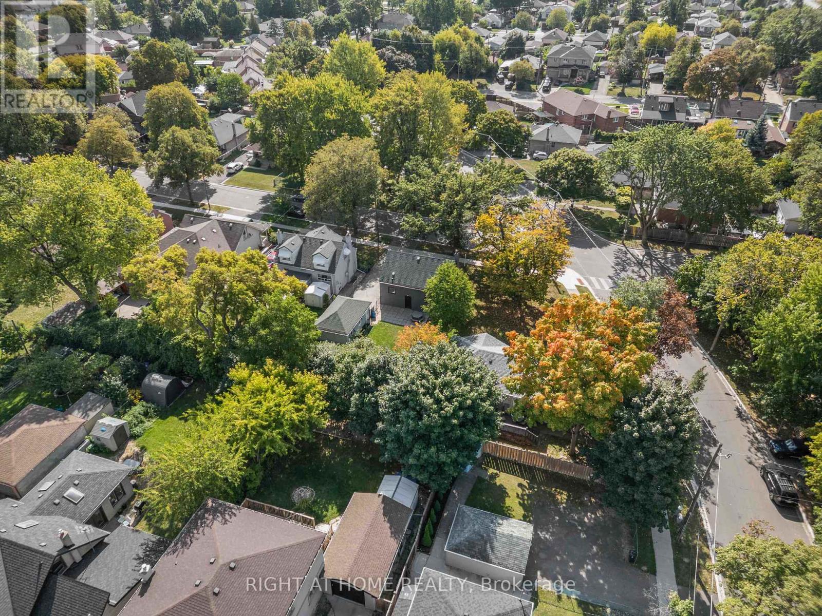 12 Rosalie Avenue N, Toronto, Ontario  M3L 1C5 - Photo 39 - W12408349