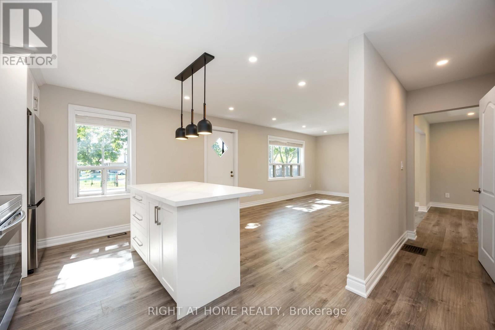 12 Rosalie Avenue N, Toronto, Ontario  M3L 1C5 - Photo 6 - W12408349