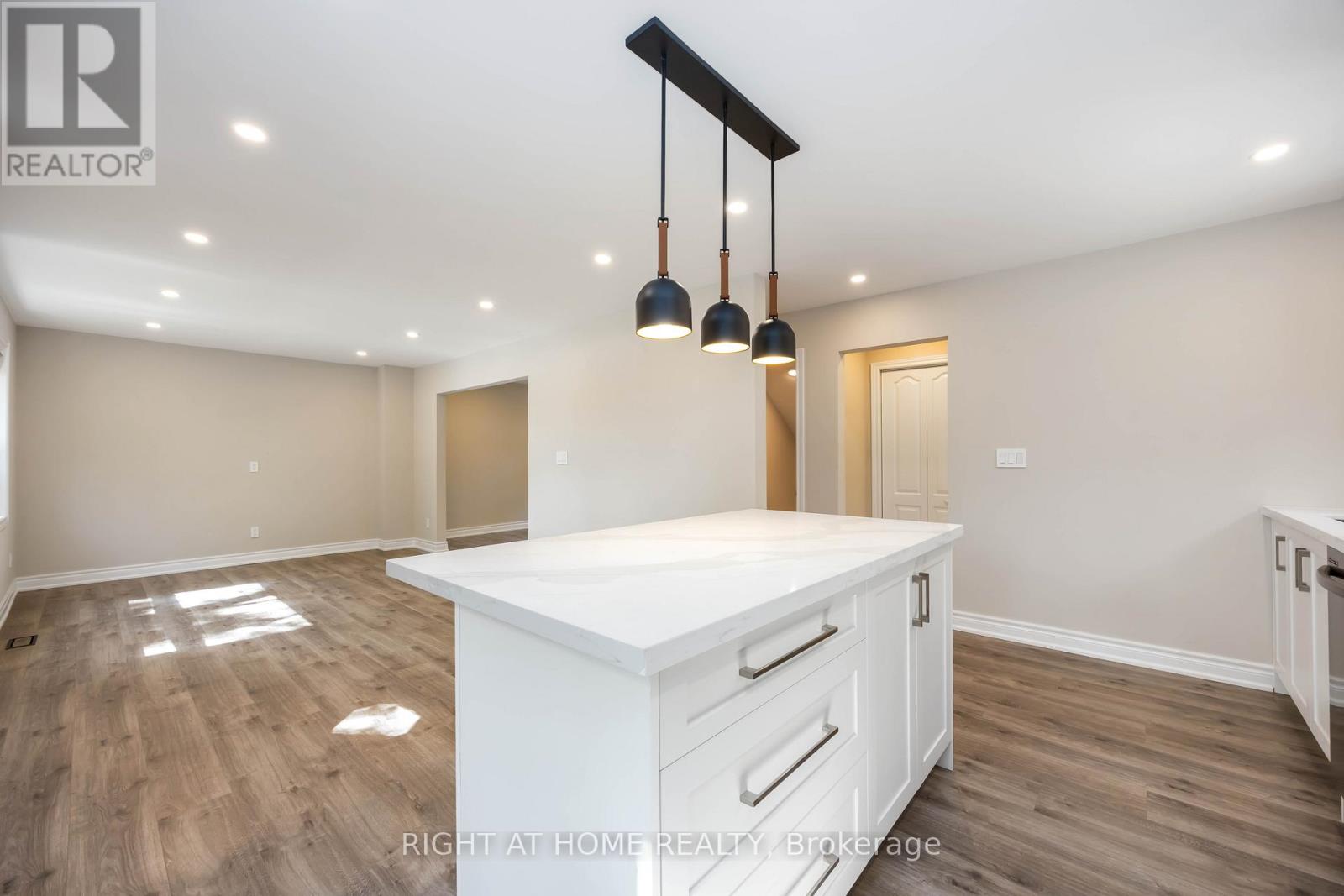 12 Rosalie Avenue N, Toronto, Ontario  M3L 1C5 - Photo 7 - W12408349