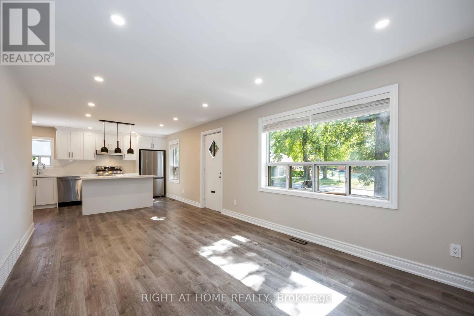 12 Rosalie Avenue N, Toronto, Ontario  M3L 1C5 - Photo 8 - W12408349