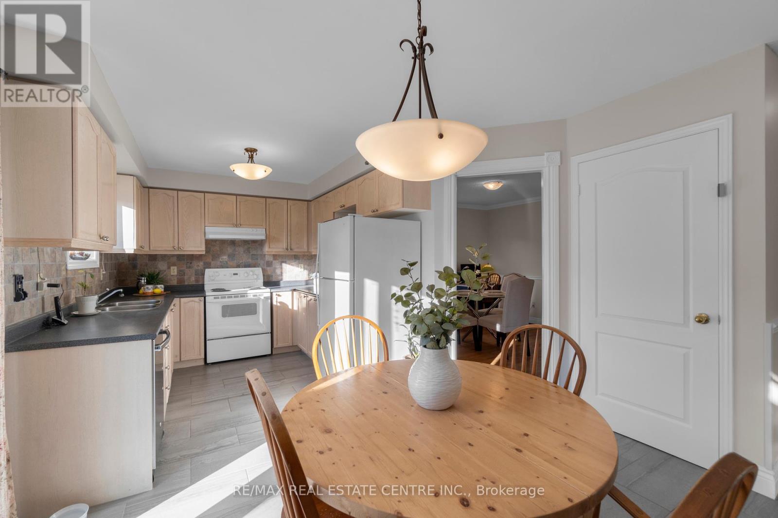 21 Watson Road, Halton Hills, Ontario  L7G 5P4 - Photo 20 - W12408372