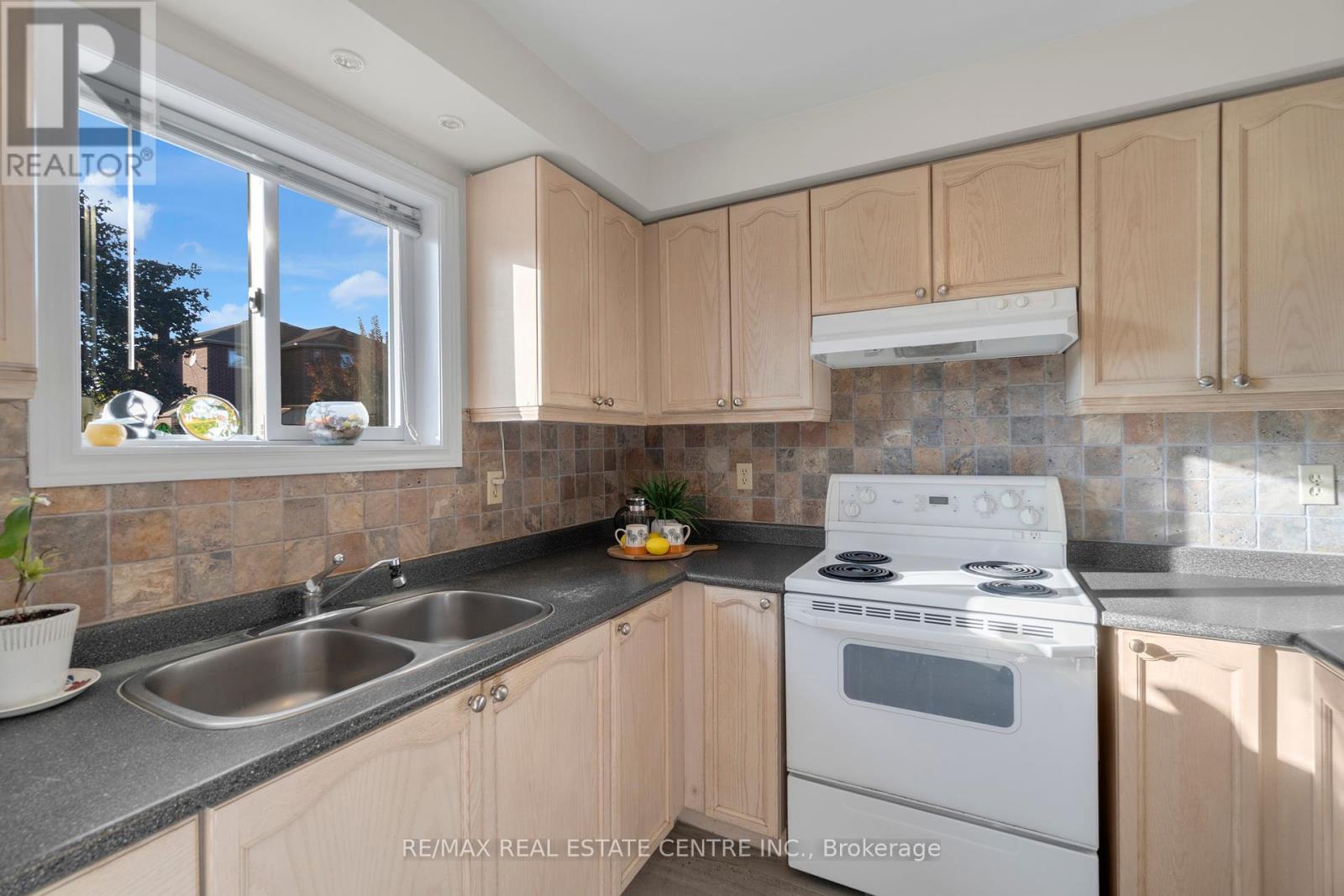 21 Watson Road, Halton Hills, Ontario  L7G 5P4 - Photo 23 - W12408372