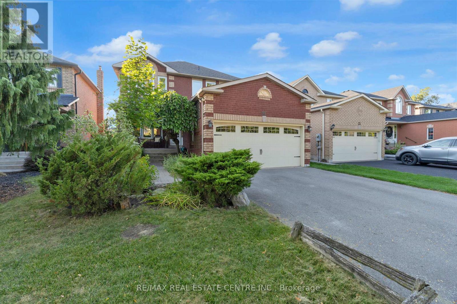 21 Watson Road, Halton Hills, Ontario  L7G 5P4 - Photo 5 - W12408372