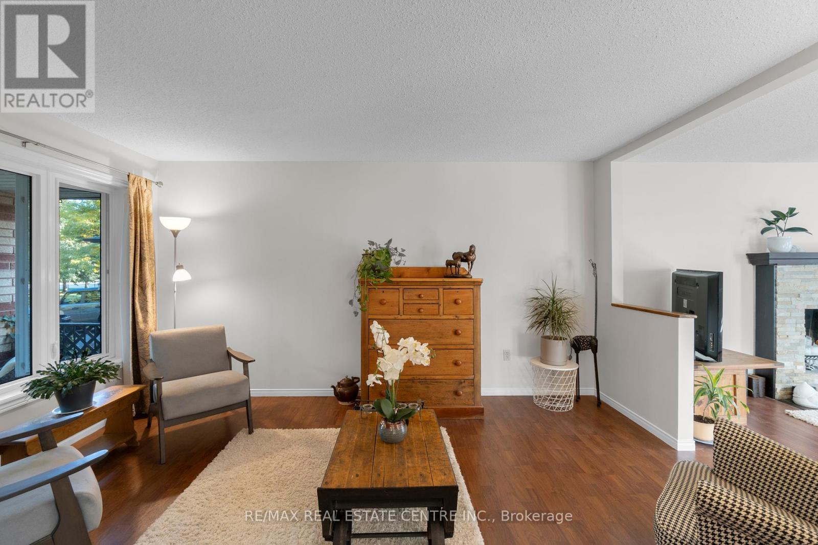 21 Watson Road, Halton Hills, Ontario  L7G 5P4 - Photo 9 - W12408372