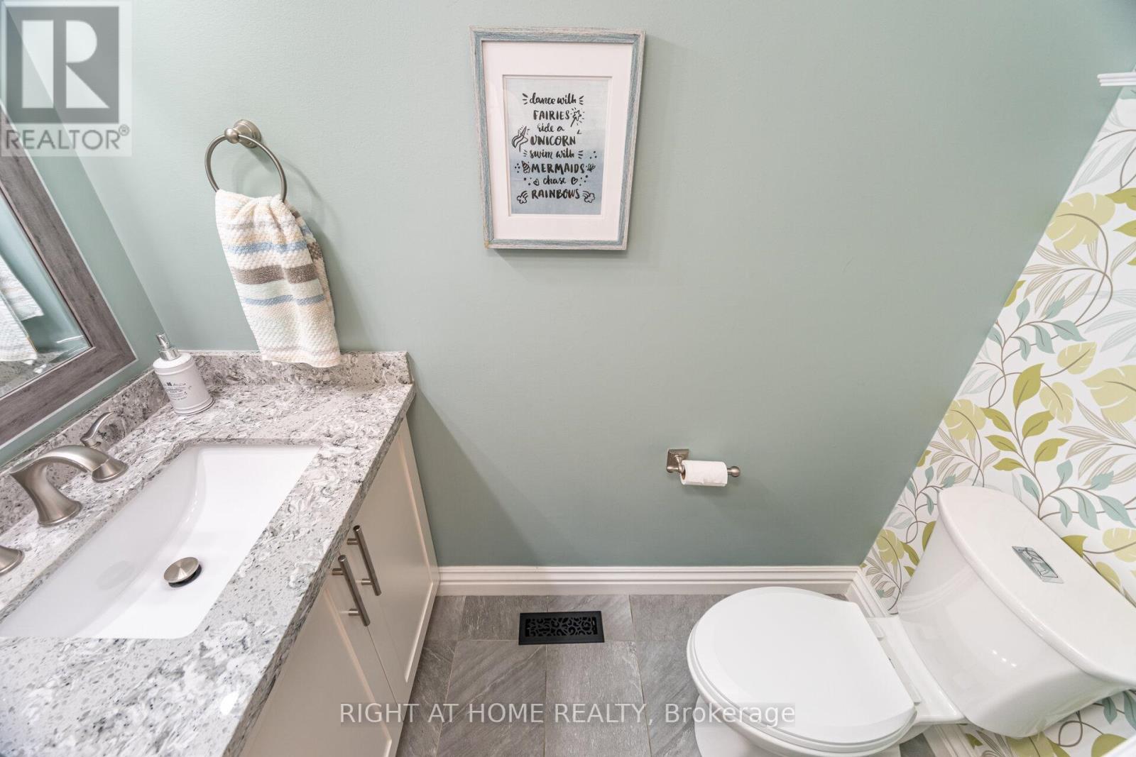 4 Cantrill Court, Brampton, Ontario  L6Z 1A3 - Photo 19 - W12408384