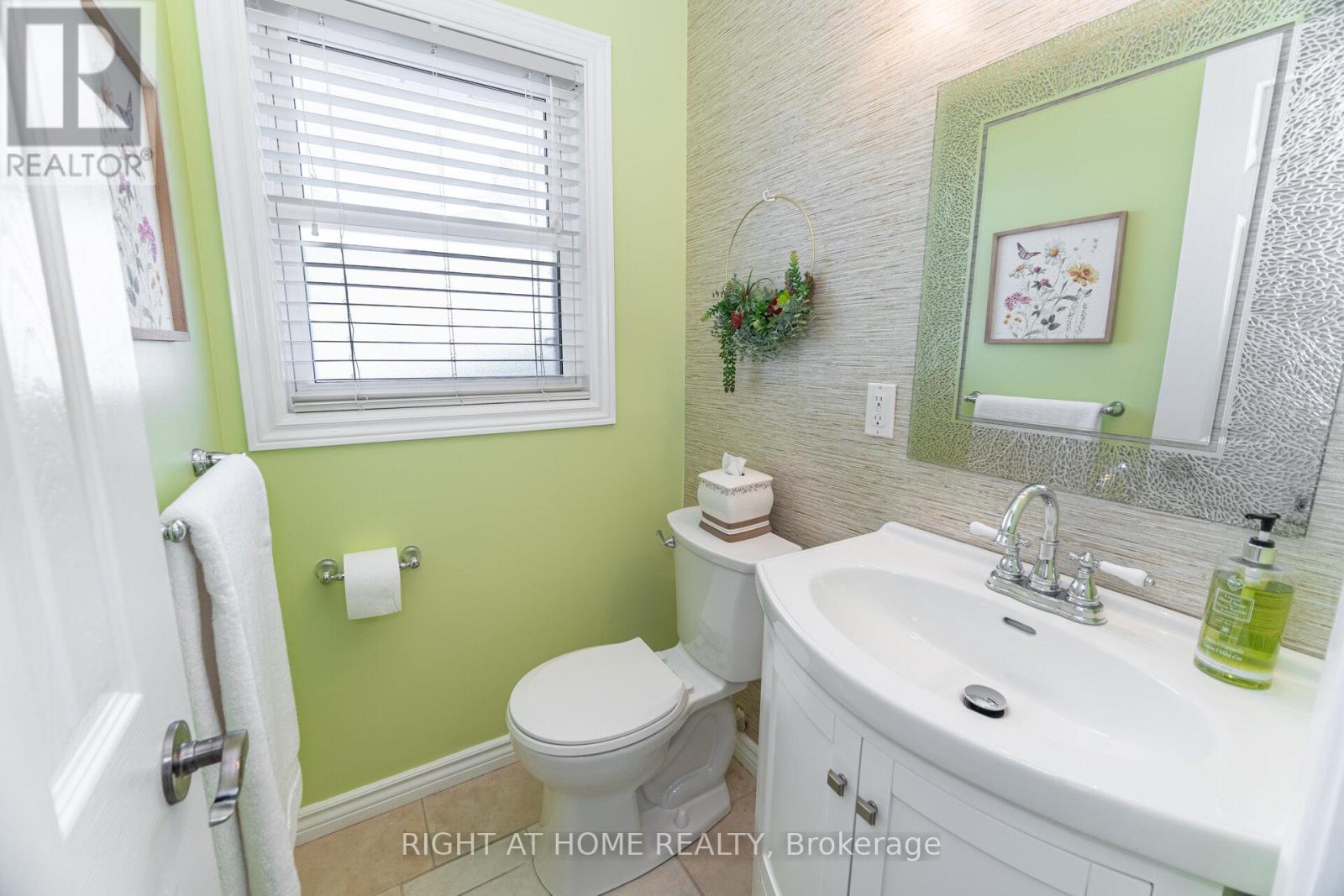 4 Cantrill Court, Brampton, Ontario  L6Z 1A3 - Photo 24 - W12408384