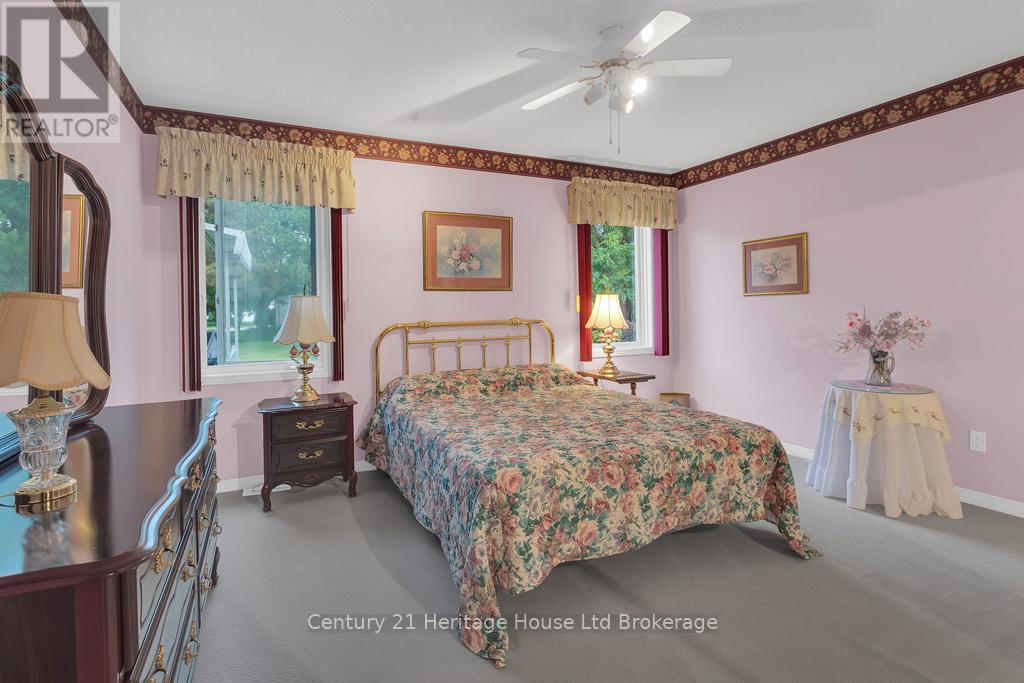 14 Mcdonald Court, Tillsonburg, Ontario  N4G 5L8 - Photo 11 - X12408392