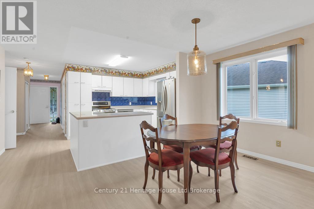 14 Mcdonald Court, Tillsonburg, Ontario  N4G 5L8 - Photo 3 - X12408392