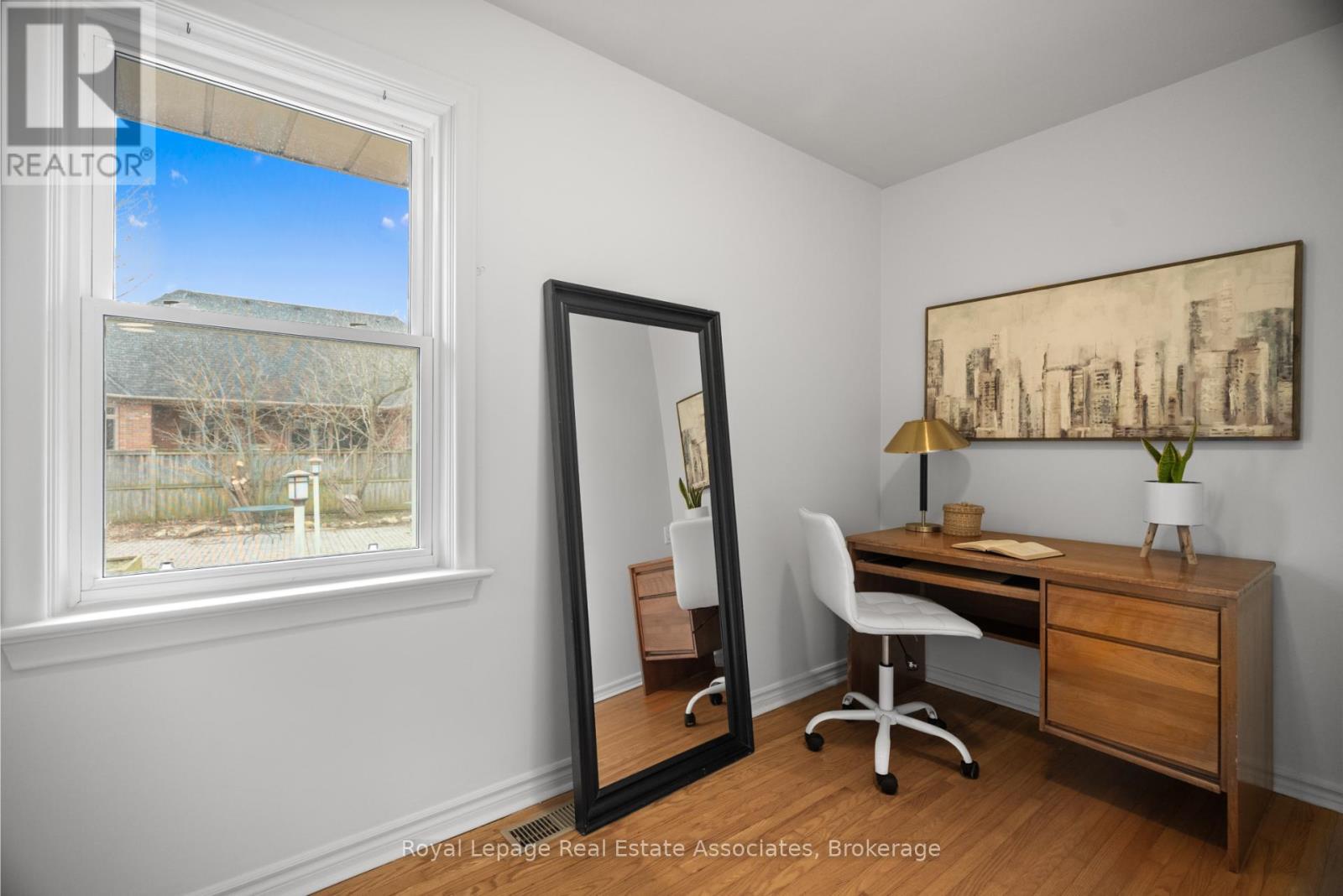 14 Hopkins Court, Hamilton, Ontario  L9H 5M5 - Photo 14 - X12408382