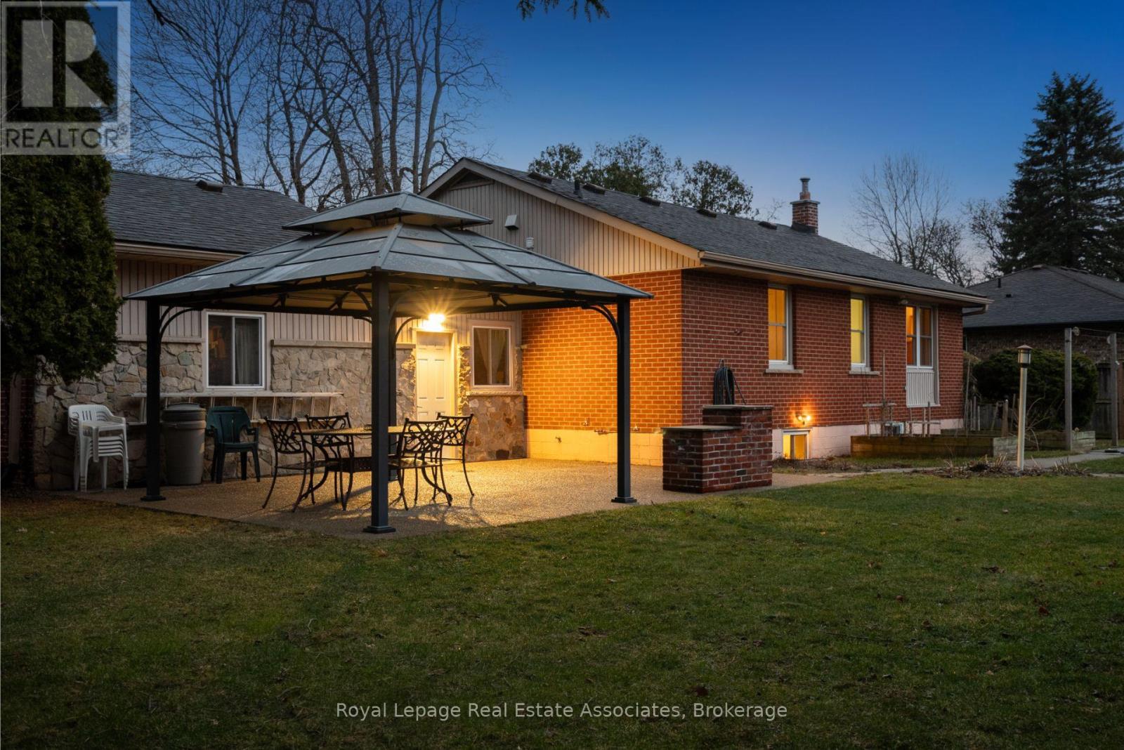 14 Hopkins Court, Hamilton, Ontario  L9H 5M5 - Photo 40 - X12408382