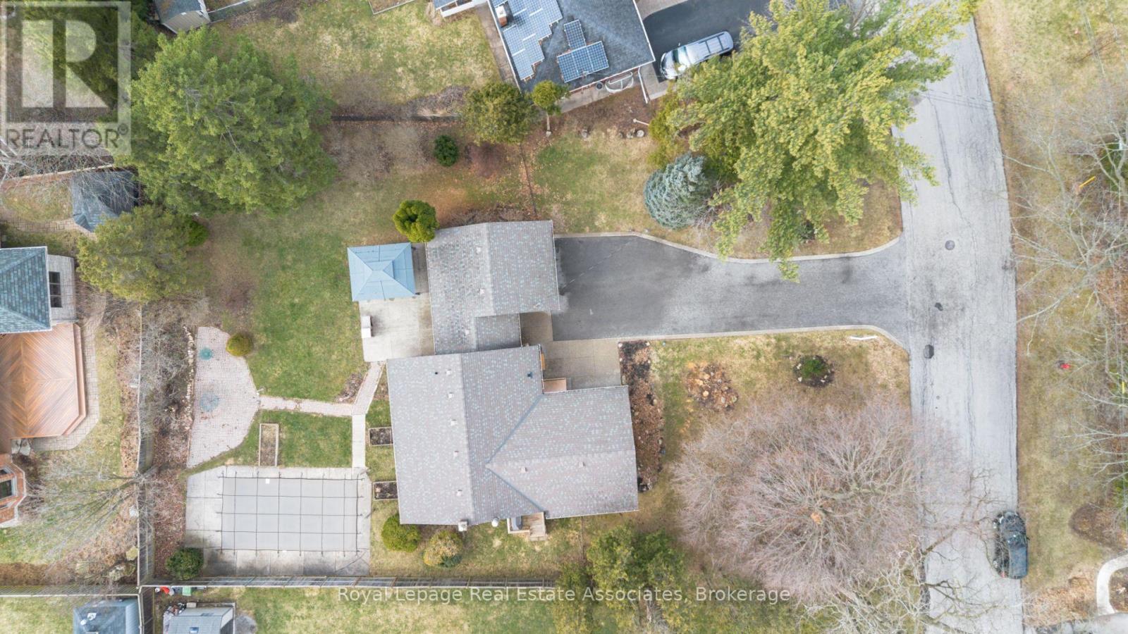 14 Hopkins Court, Hamilton, Ontario  L9H 5M5 - Photo 43 - X12408382