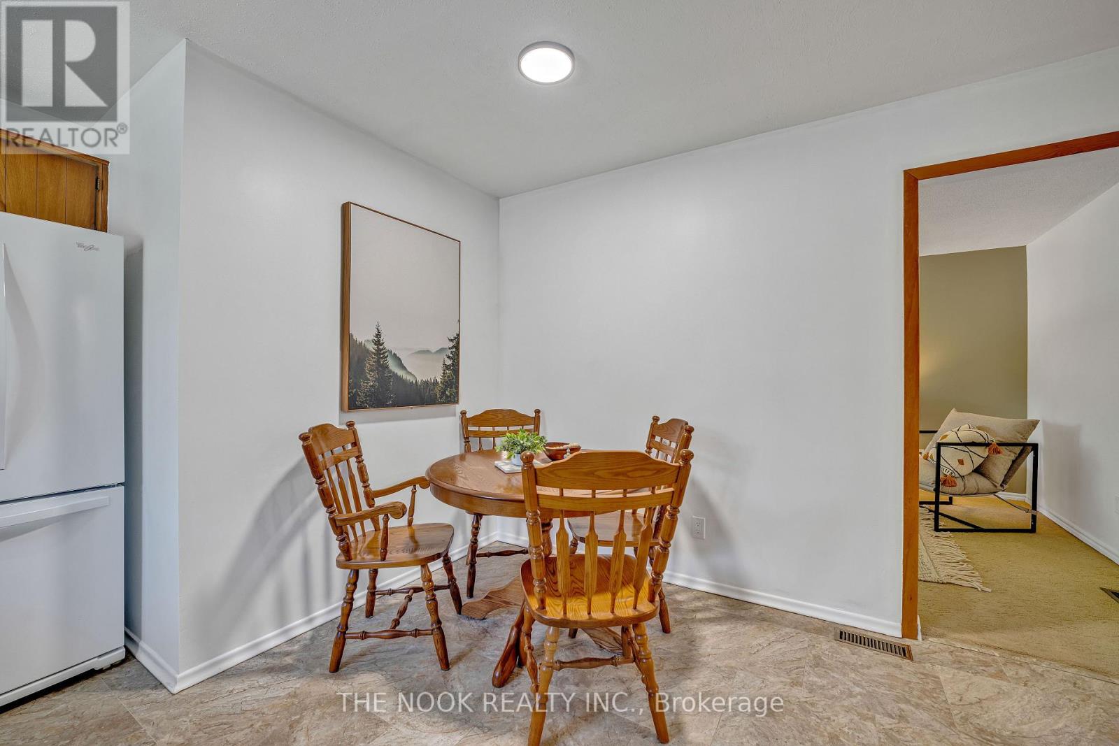 21 Rideau Crescent, Peterborough, Ontario  K9J 1G7 - Photo 7 - X12408404