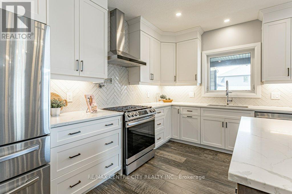 55 Fuller Drive, Ingersoll, Ontario  N5C 4H4 - Photo 12 - X12408403