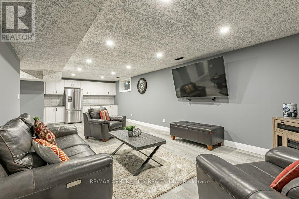55 Fuller Drive, Ingersoll, Ontario  N5C 4H4 - Photo 32 - X12408403