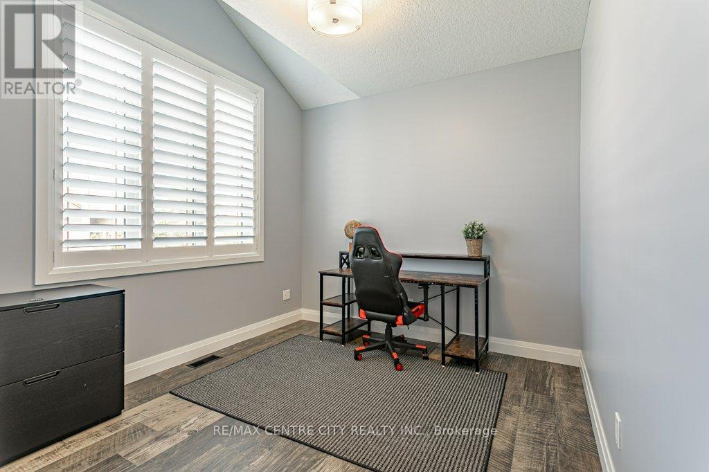 55 Fuller Drive, Ingersoll, Ontario  N5C 4H4 - Photo 5 - X12408403