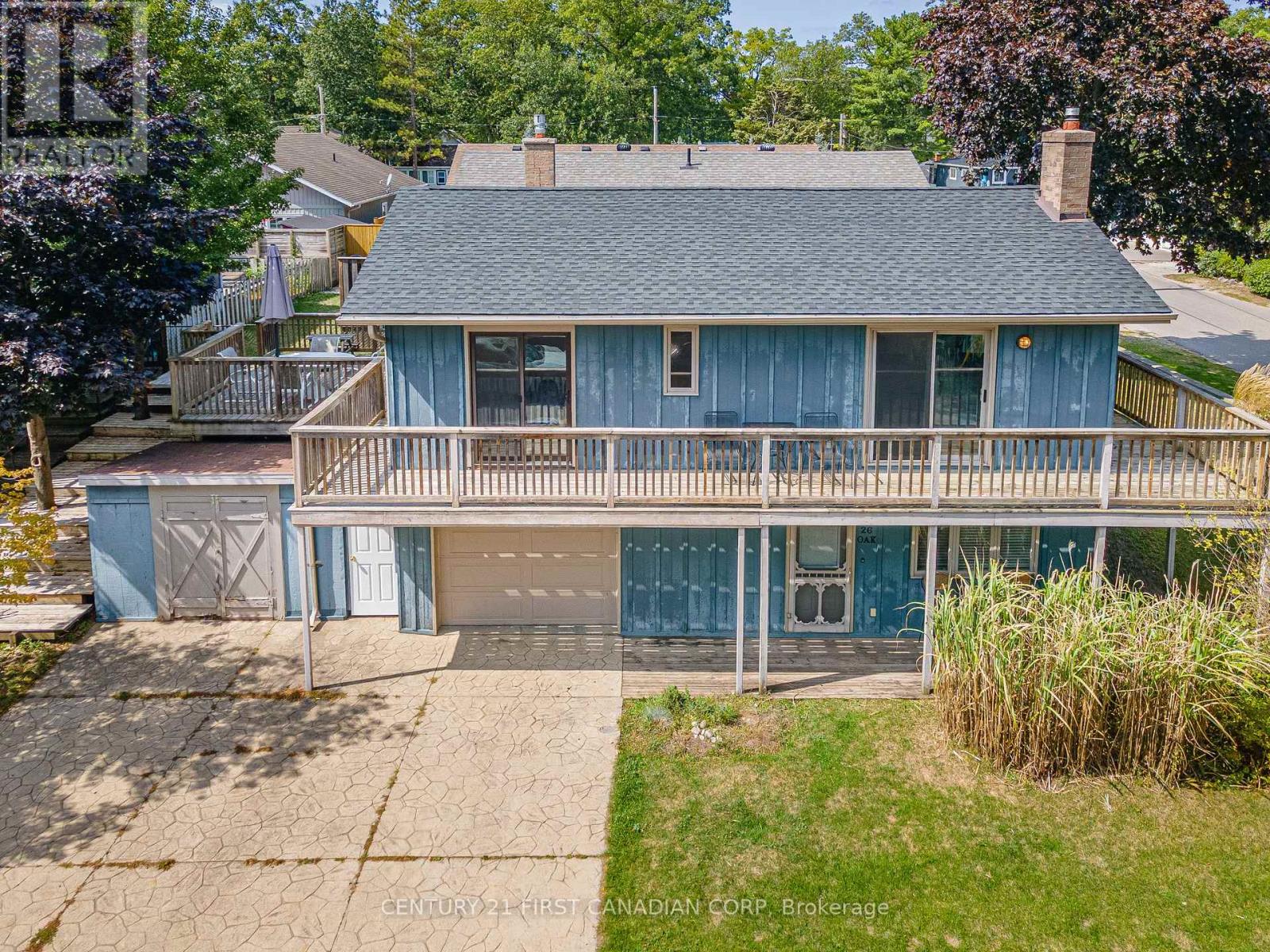 26 Oak Street, Lambton Shores, Ontario  N0M 1T0 - Photo 1 - X12408419