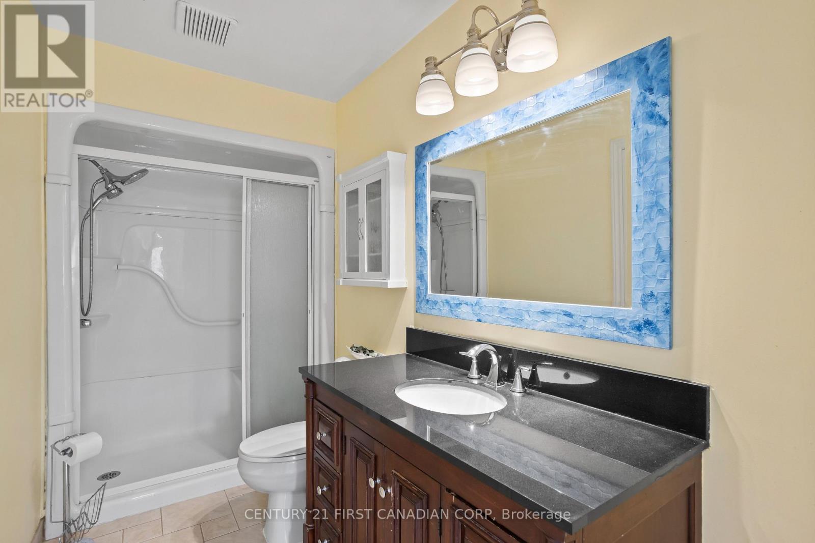 26 Oak Street, Lambton Shores, Ontario  N0M 1T0 - Photo 18 - X12408419