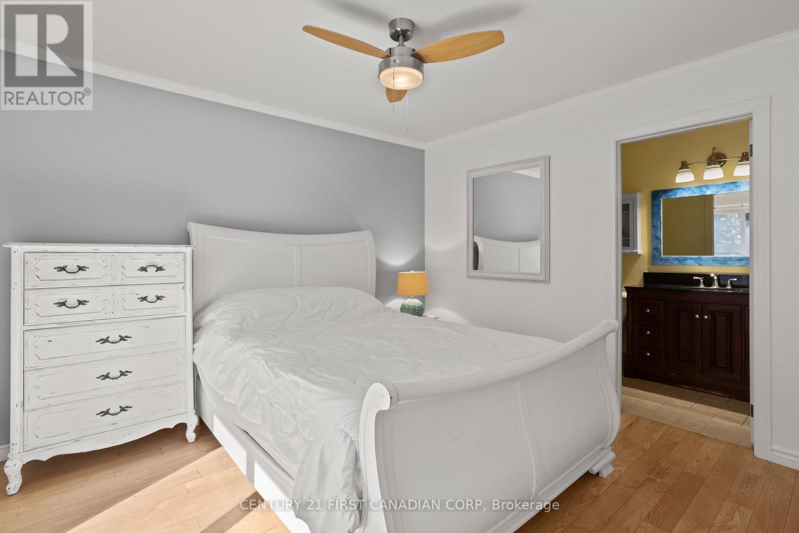26 Oak Street, Lambton Shores, Ontario  N0M 1T0 - Photo 20 - X12408419