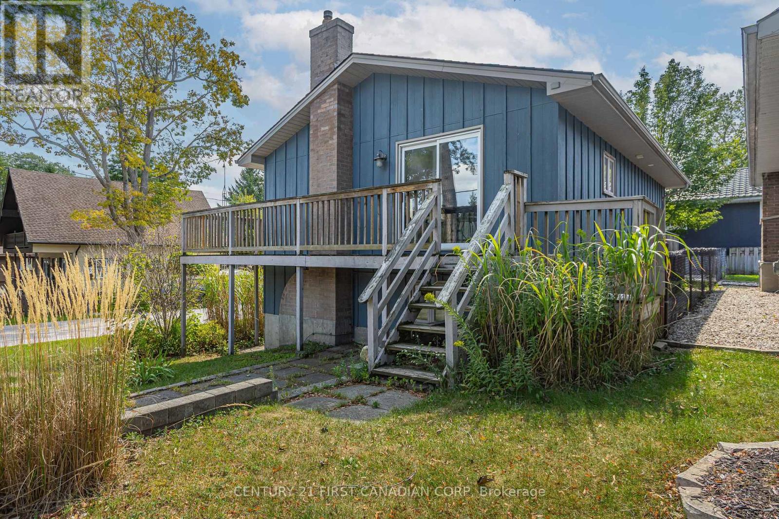 26 Oak Street, Lambton Shores, Ontario  N0M 1T0 - Photo 27 - X12408419