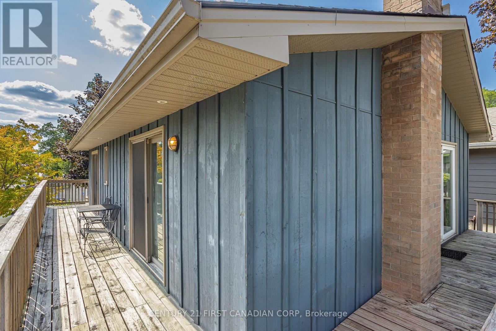 26 Oak Street, Lambton Shores, Ontario  N0M 1T0 - Photo 29 - X12408419