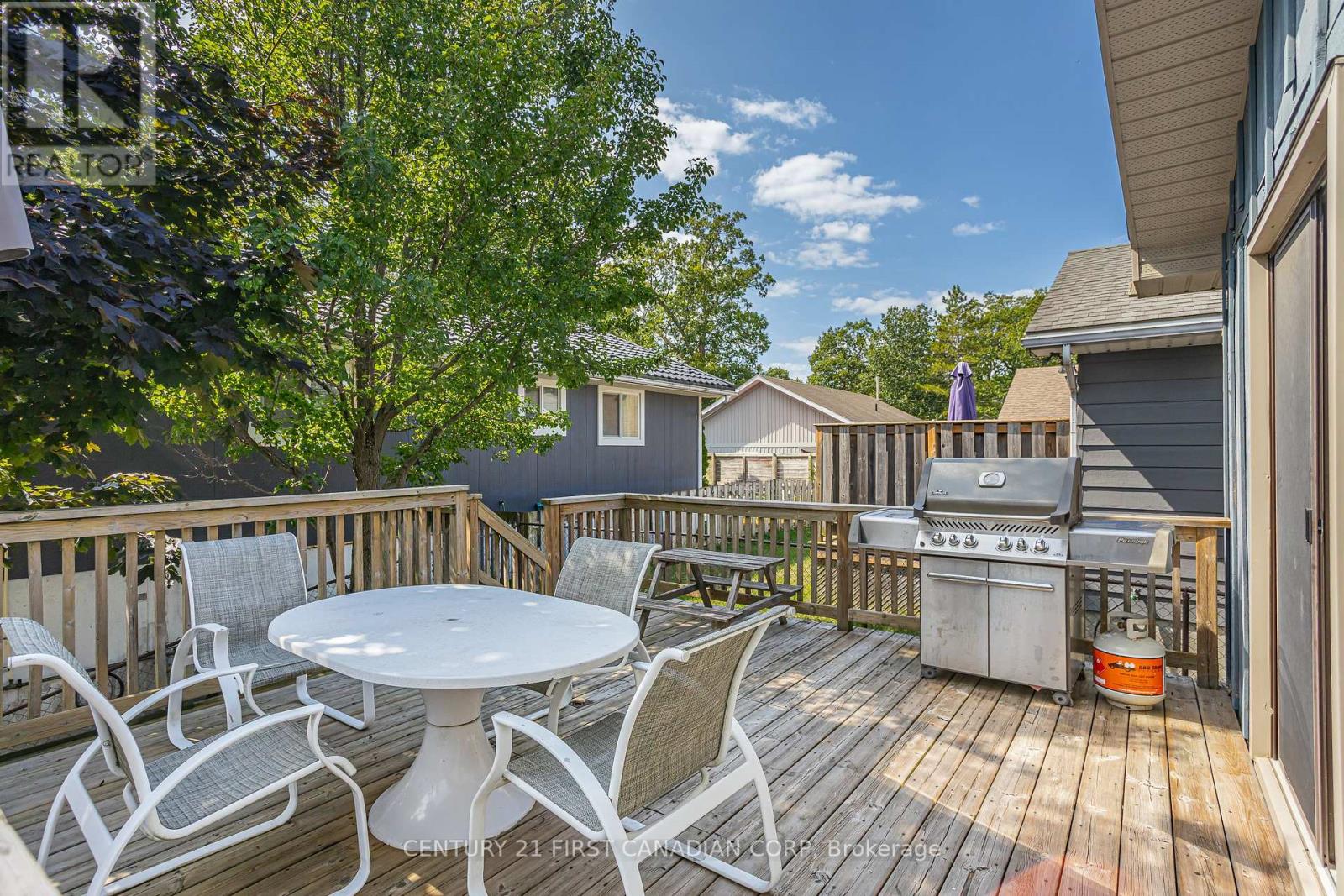 26 Oak Street, Lambton Shores, Ontario  N0M 1T0 - Photo 30 - X12408419