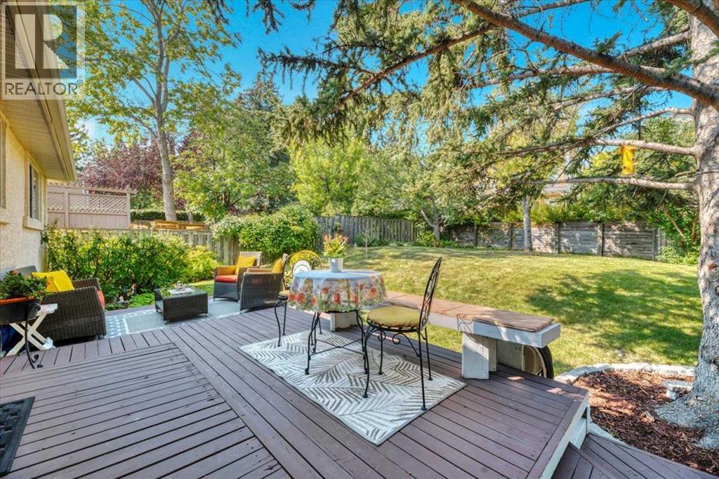 488 Strathcona Drive Sw, Calgary, Alberta  T3H 1K2 - Photo 7 - A2257430