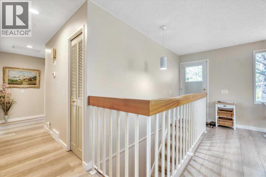 488 Strathcona Drive Sw, Calgary, Alberta  T3H 1K2 - Photo 18 - A2257430