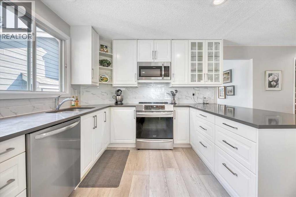 488 Strathcona Drive Sw, Calgary, Alberta  T3H 1K2 - Photo 21 - A2257430