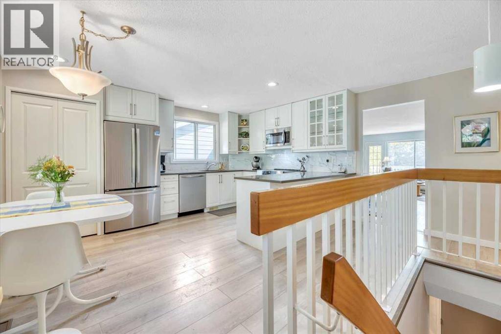 488 Strathcona Drive Sw, Calgary, Alberta  T3H 1K2 - Photo 20 - A2257430