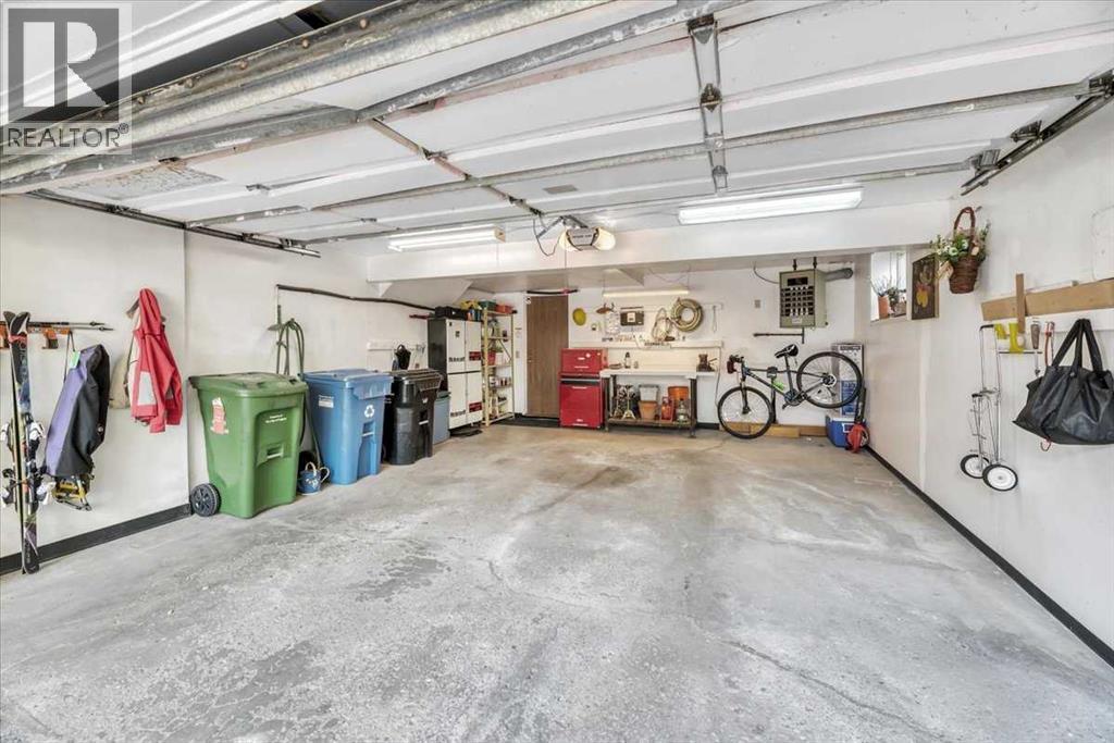 488 Strathcona Drive Sw, Calgary, Alberta  T3H 1K2 - Photo 38 - A2257430