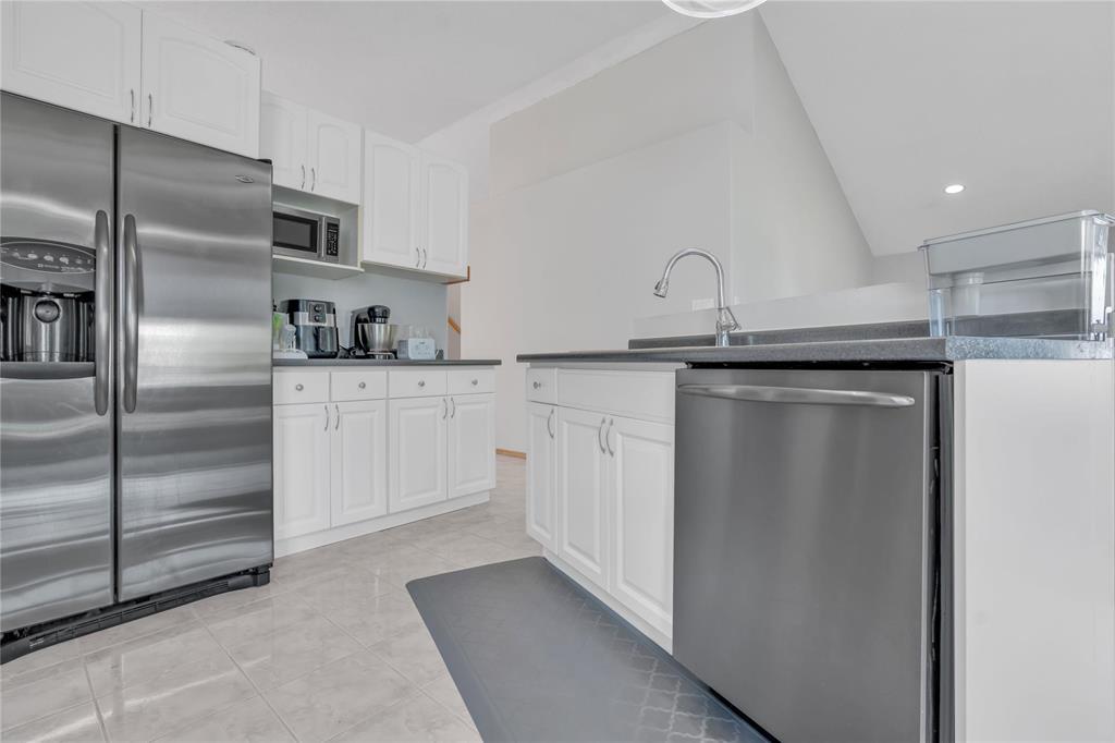 40 Courland Bay, Winnipeg, Manitoba  R2P 2X1 - Photo 11 - 202523281