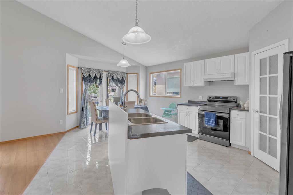 40 Courland Bay, Winnipeg, Manitoba  R2P 2X1 - Photo 13 - 202523281