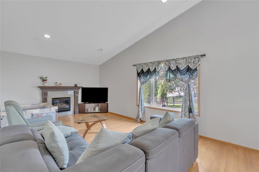 40 Courland Bay, Winnipeg, Manitoba  R2P 2X1 - Photo 17 - 202523281