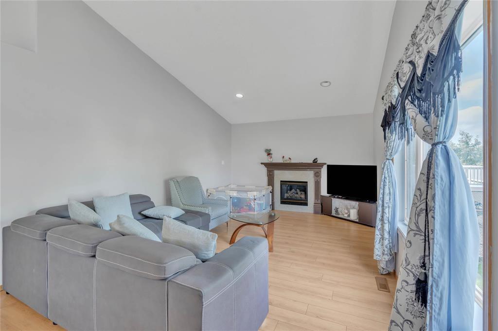 40 Courland Bay, Winnipeg, Manitoba  R2P 2X1 - Photo 18 - 202523281
