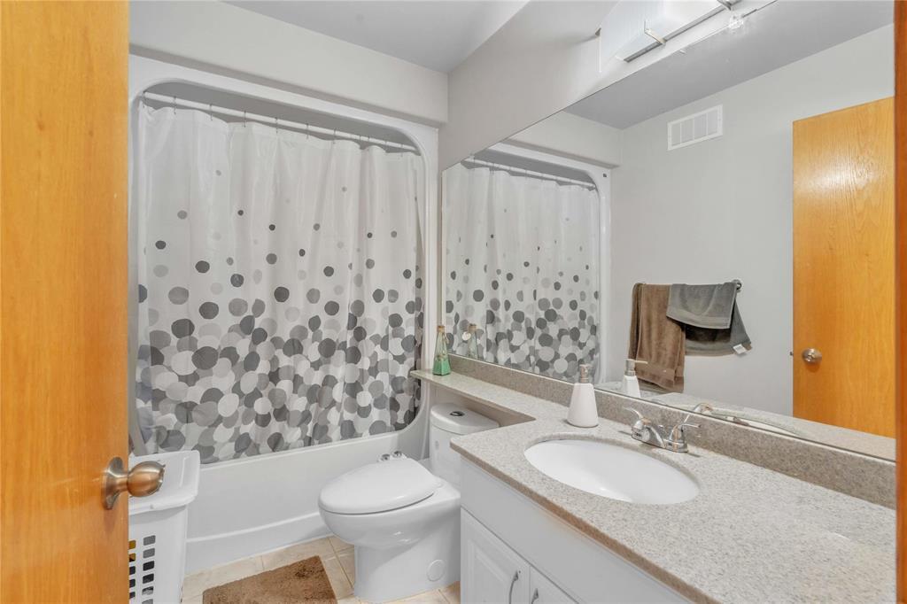 40 Courland Bay, Winnipeg, Manitoba  R2P 2X1 - Photo 24 - 202523281
