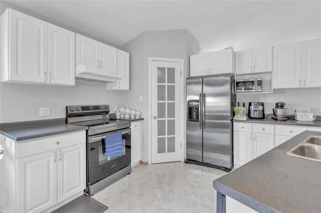 40 Courland Bay, Winnipeg, Manitoba  R2P 2X1 - Photo 8 - 202523281