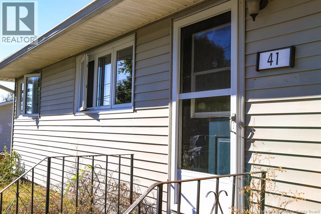41 Parkhill Drive, Saint John, New Brunswick  E2J 2V6 - Photo 2 - NB126834
