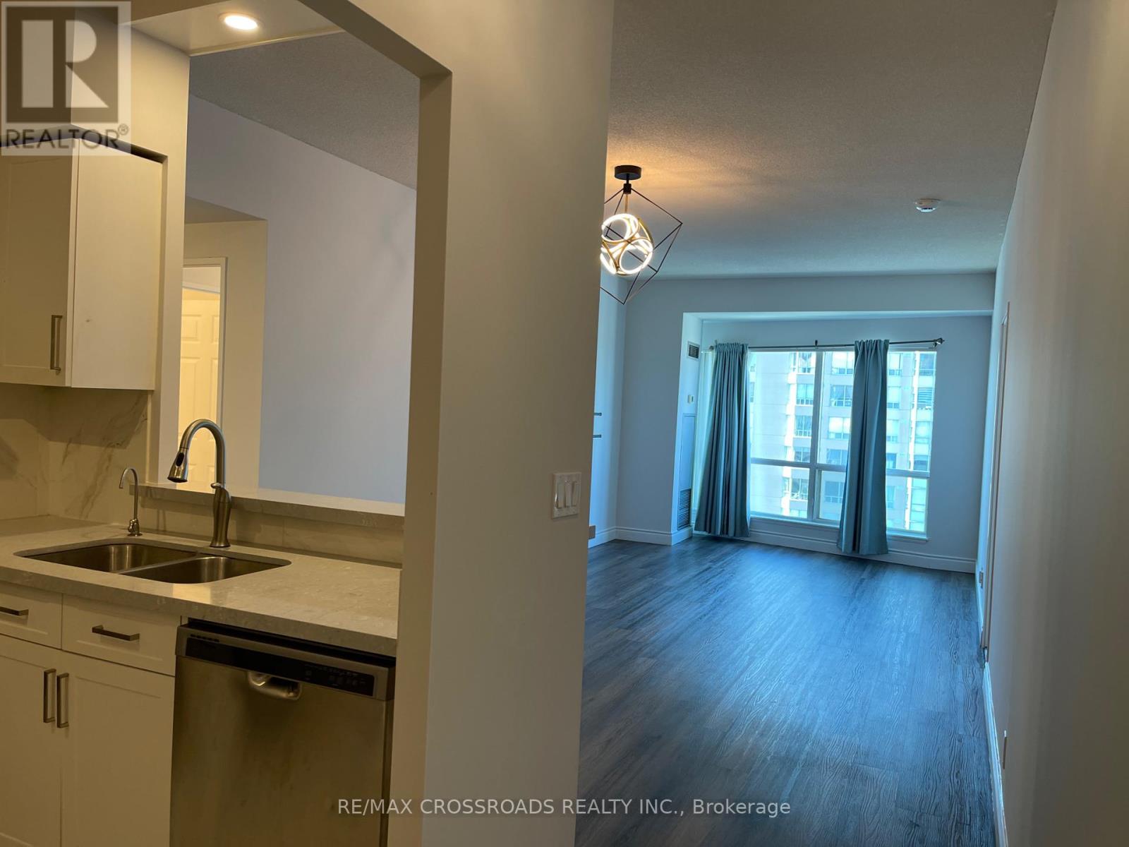 Ph108 - 18 Lee Centre Drive, Toronto, Ontario  M1H 3H5 - Photo 3 - E12408420