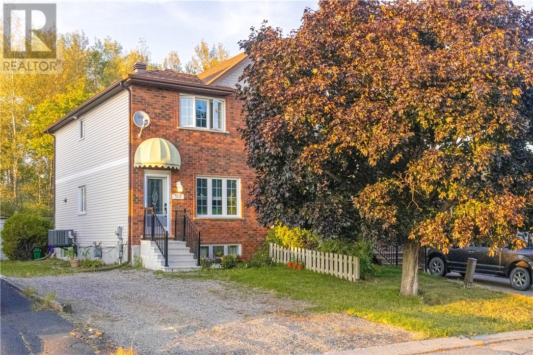 204 Benita Boulevard, Sudbury, Ontario  P3A 5Z5 - Photo 3 - 2124749