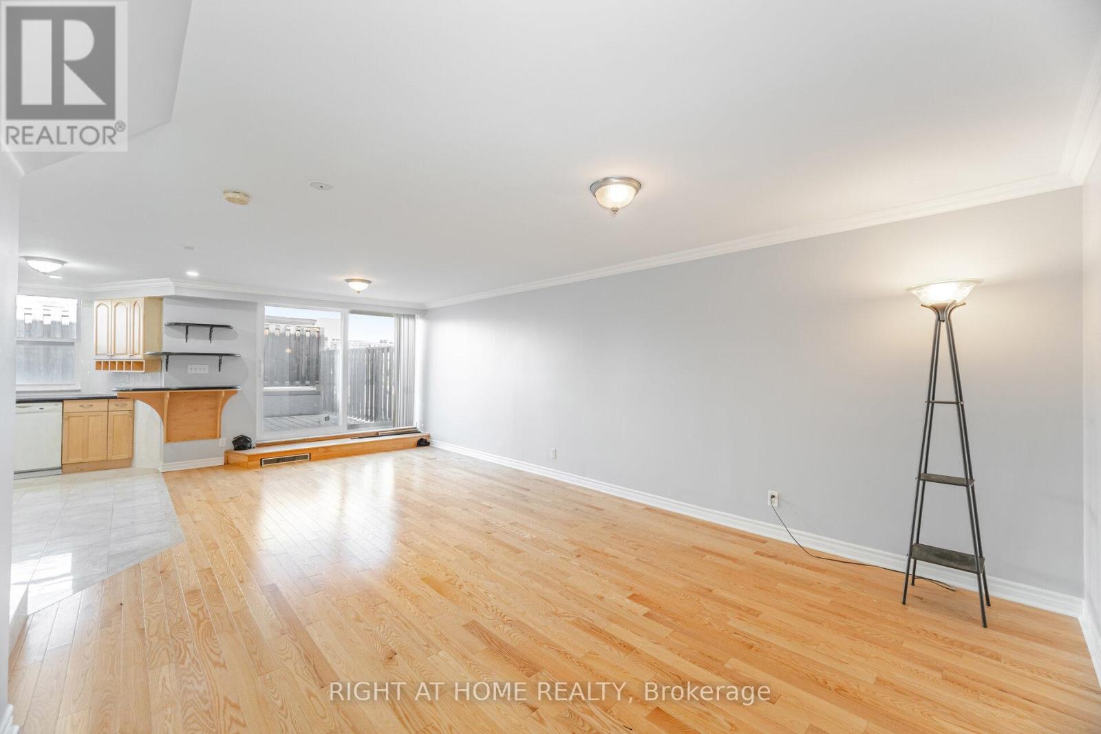 79 - 3050 Constitution Boulevard, Mississauga (Applewood), Ontario  L4Y 3X1 - Photo 14 - W12408399