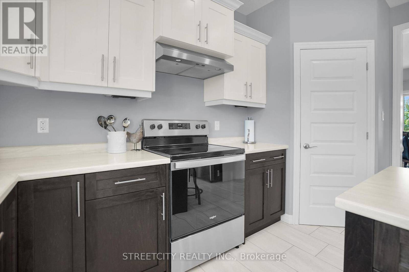 102 Timberwalk Trail, Middlesex Centre, Ontario  N0M 2A0 - Photo 12 - X12408421