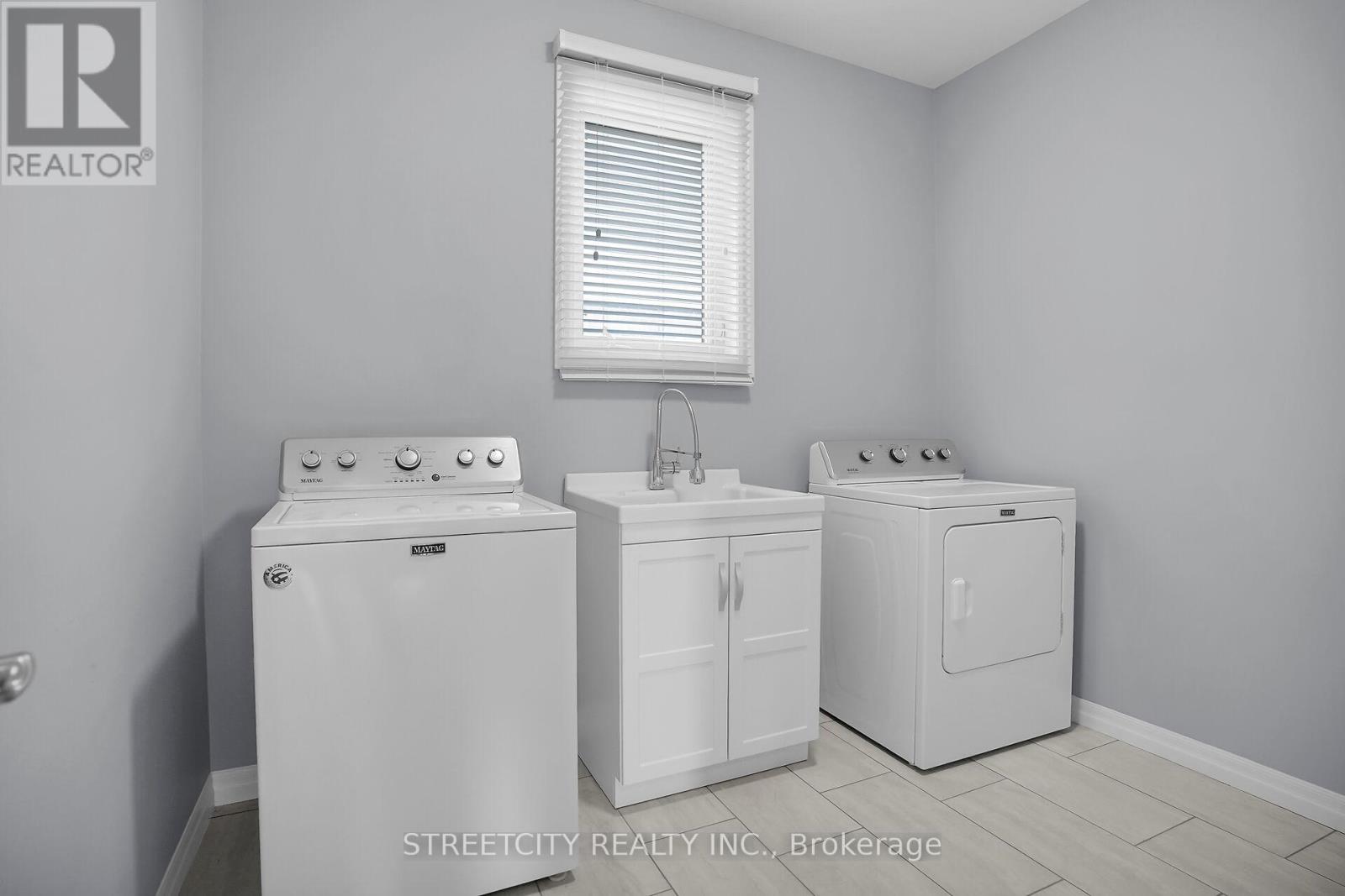 102 Timberwalk Trail, Middlesex Centre, Ontario  N0M 2A0 - Photo 18 - X12408421