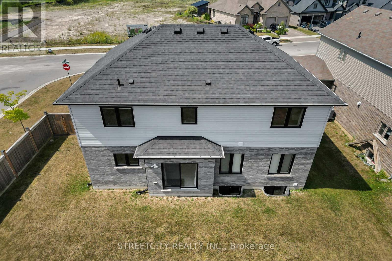 102 Timberwalk Trail, Middlesex Centre, Ontario  N0M 2A0 - Photo 38 - X12408421