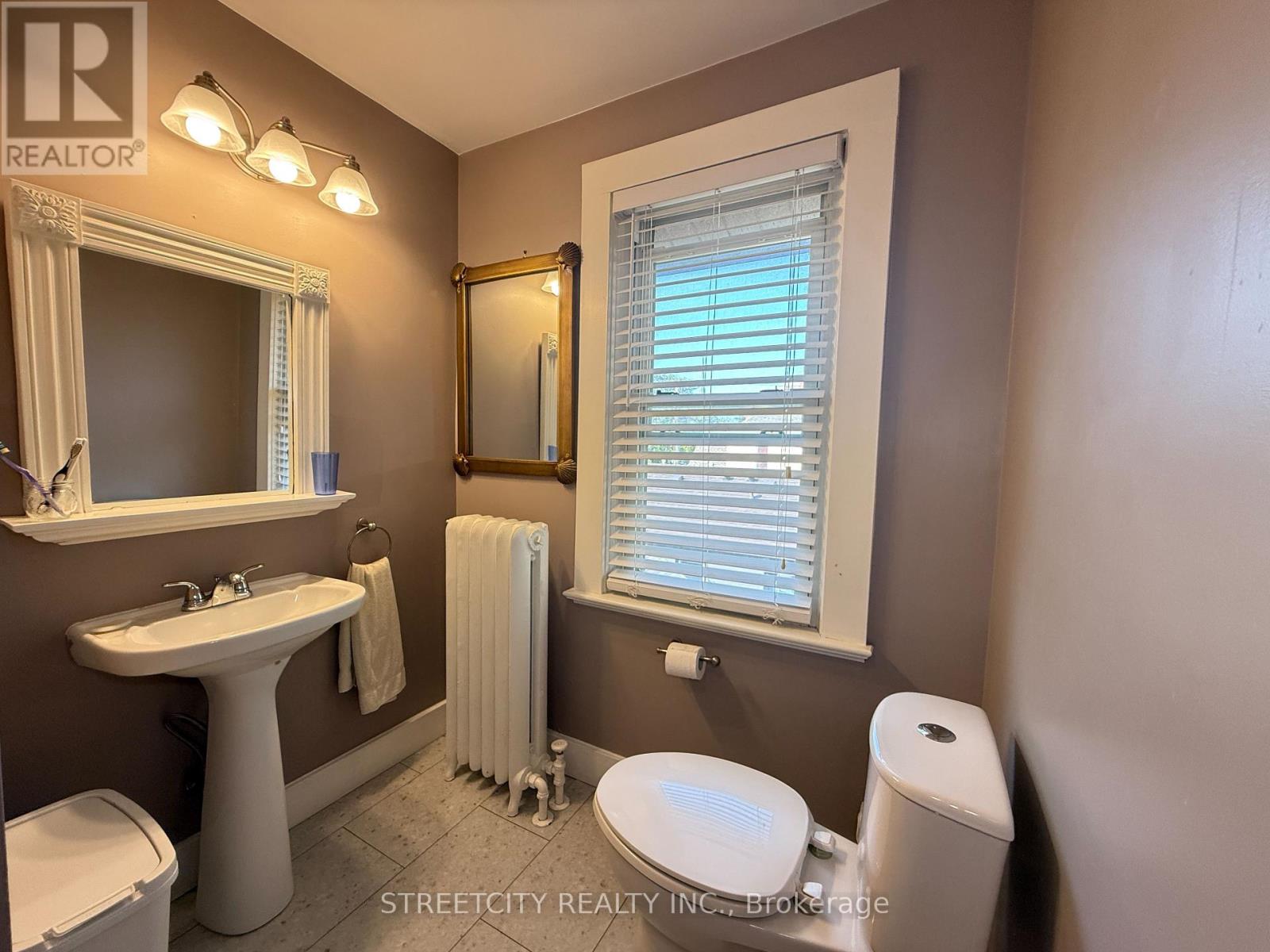 127 Fleming Street, Sarnia, Ontario  N7T 6C2 - Photo 18 - X12408429